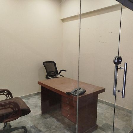 Hotel Crown Plaza, Near Karachi Airport, Darul Sehat Hospital, Dow, Agha Khan And Liaqat Hospital 外观 照片