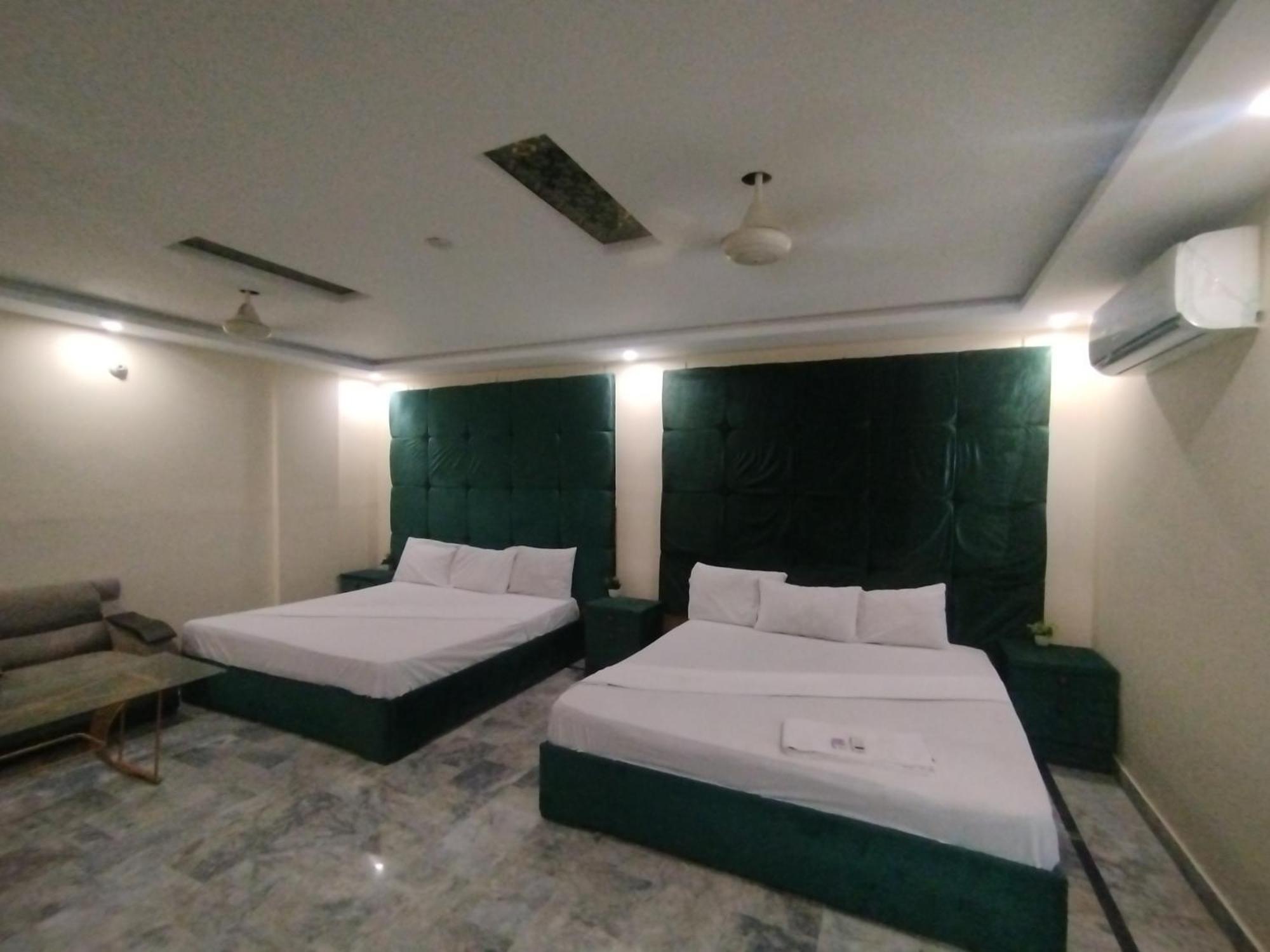 Hotel Crown Plaza, Near Karachi Airport, Darul Sehat Hospital, Dow, Agha Khan And Liaqat Hospital 外观 照片
