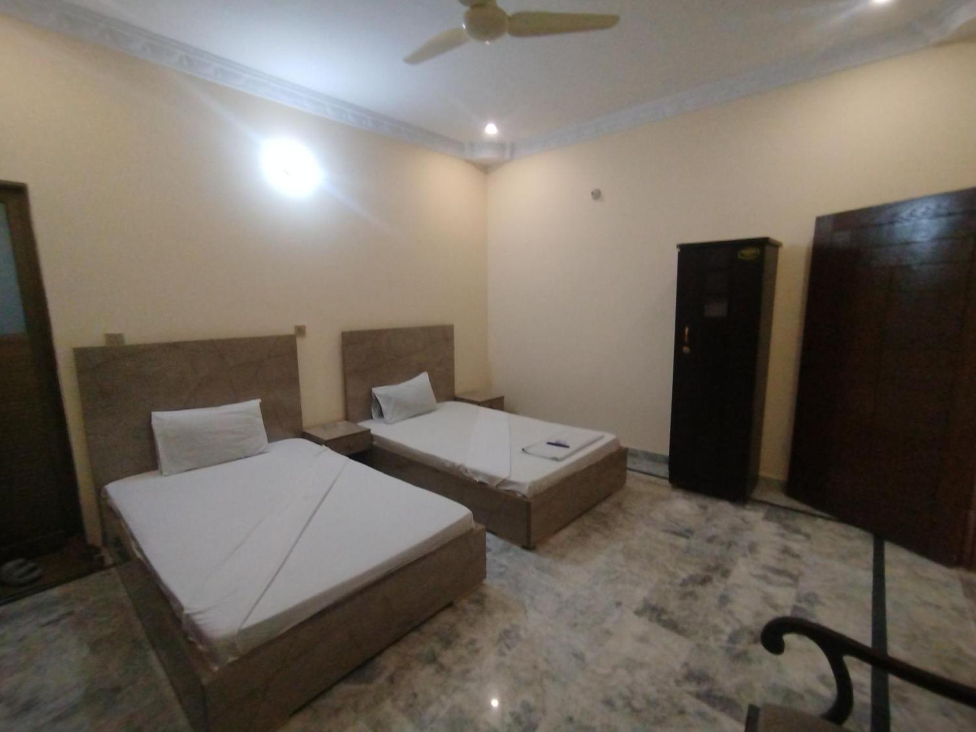 Hotel Crown Plaza, Near Karachi Airport, Darul Sehat Hospital, Dow, Agha Khan And Liaqat Hospital 外观 照片
