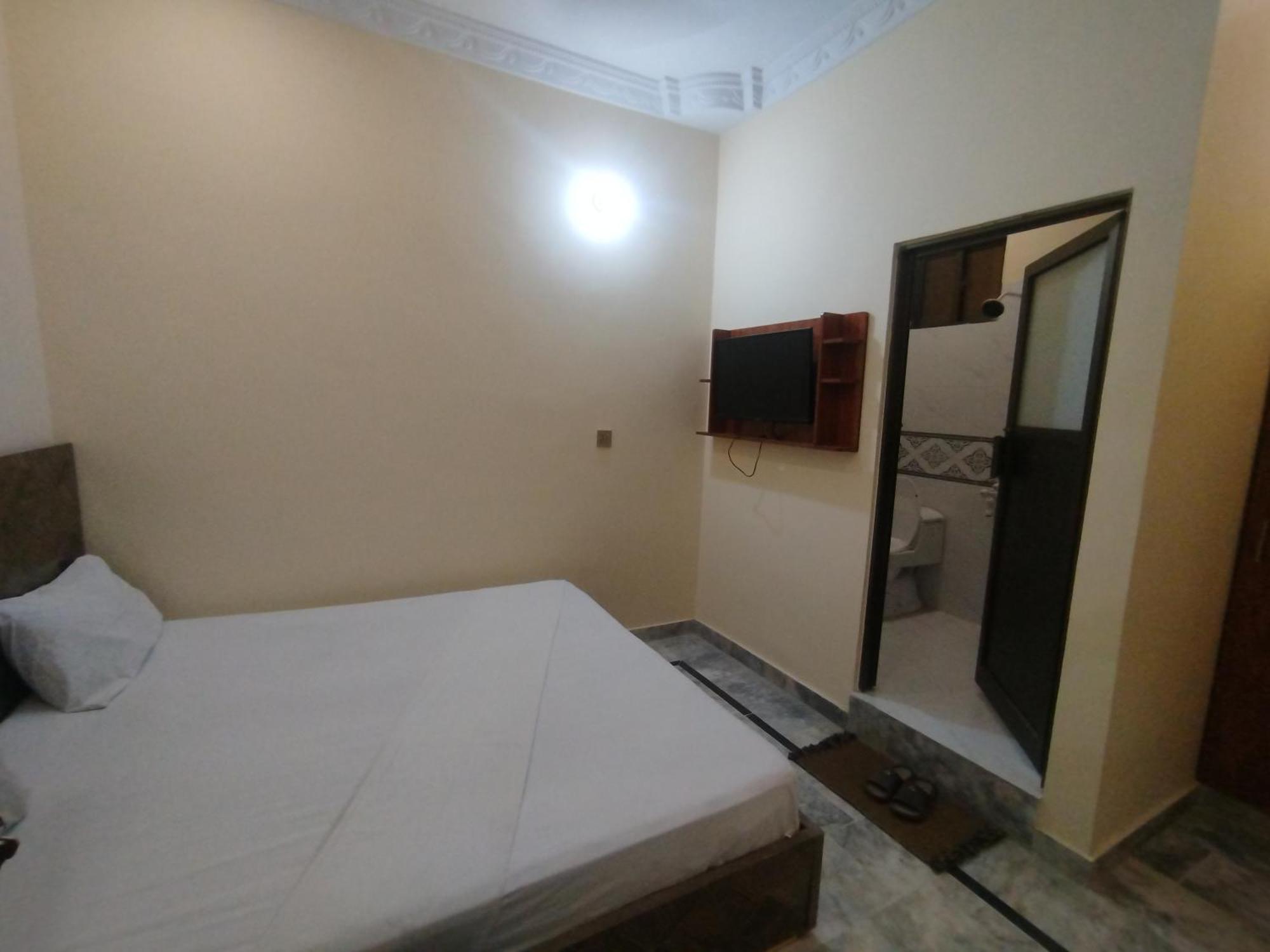 Hotel Crown Plaza, Near Karachi Airport, Darul Sehat Hospital, Dow, Agha Khan And Liaqat Hospital 外观 照片